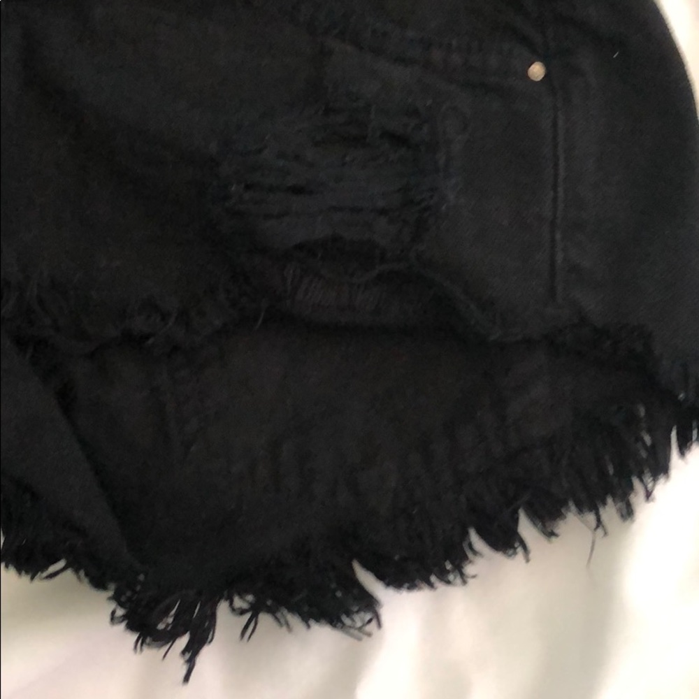 Shorts - Picture 5 of 6